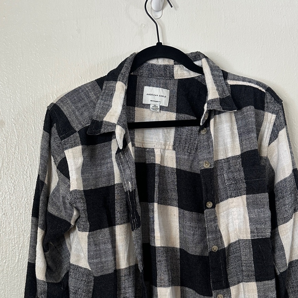 American Eagle Outfitters Black and White Plaid Button Down Shirt - Picture 3 of 4